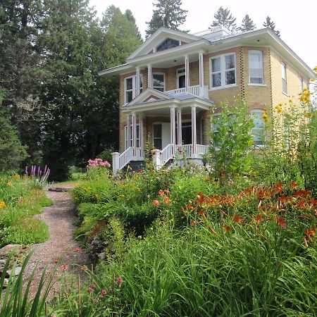 Auberge Taylor Manor Saint-Georges Buitenkant foto