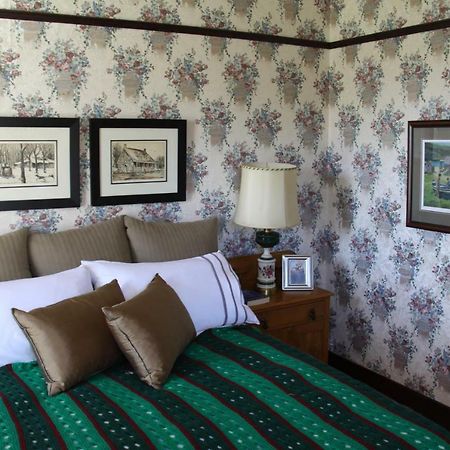 Auberge Taylor Manor Saint-Georges Buitenkant foto