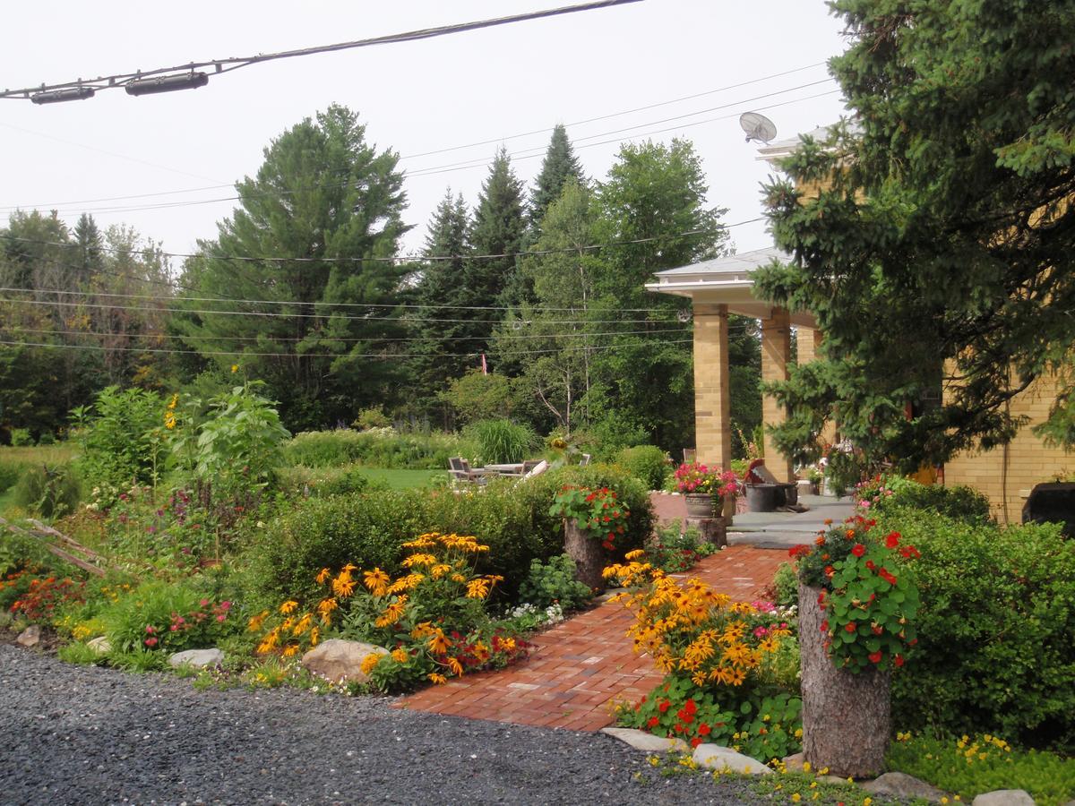 Auberge Taylor Manor Saint-Georges Buitenkant foto
