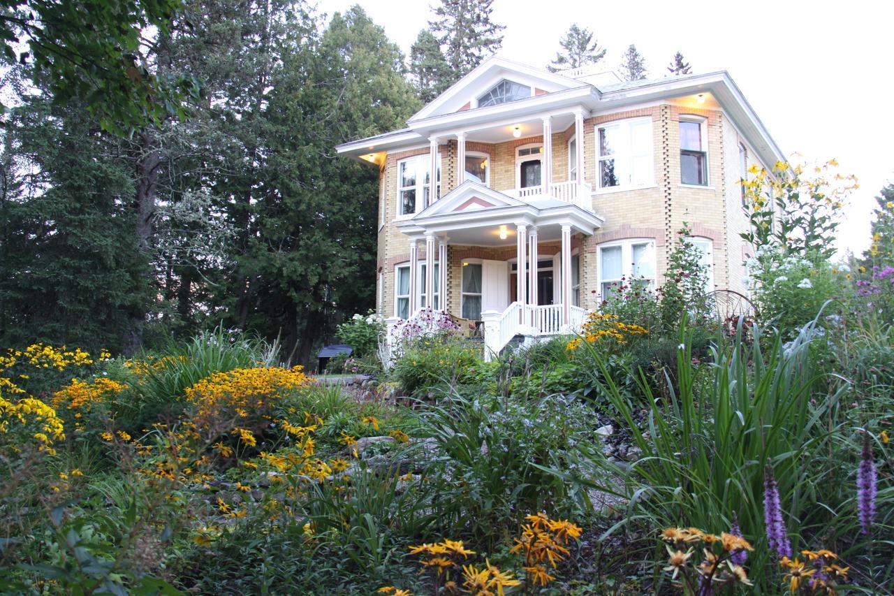 Auberge Taylor Manor Saint-Georges Buitenkant foto
