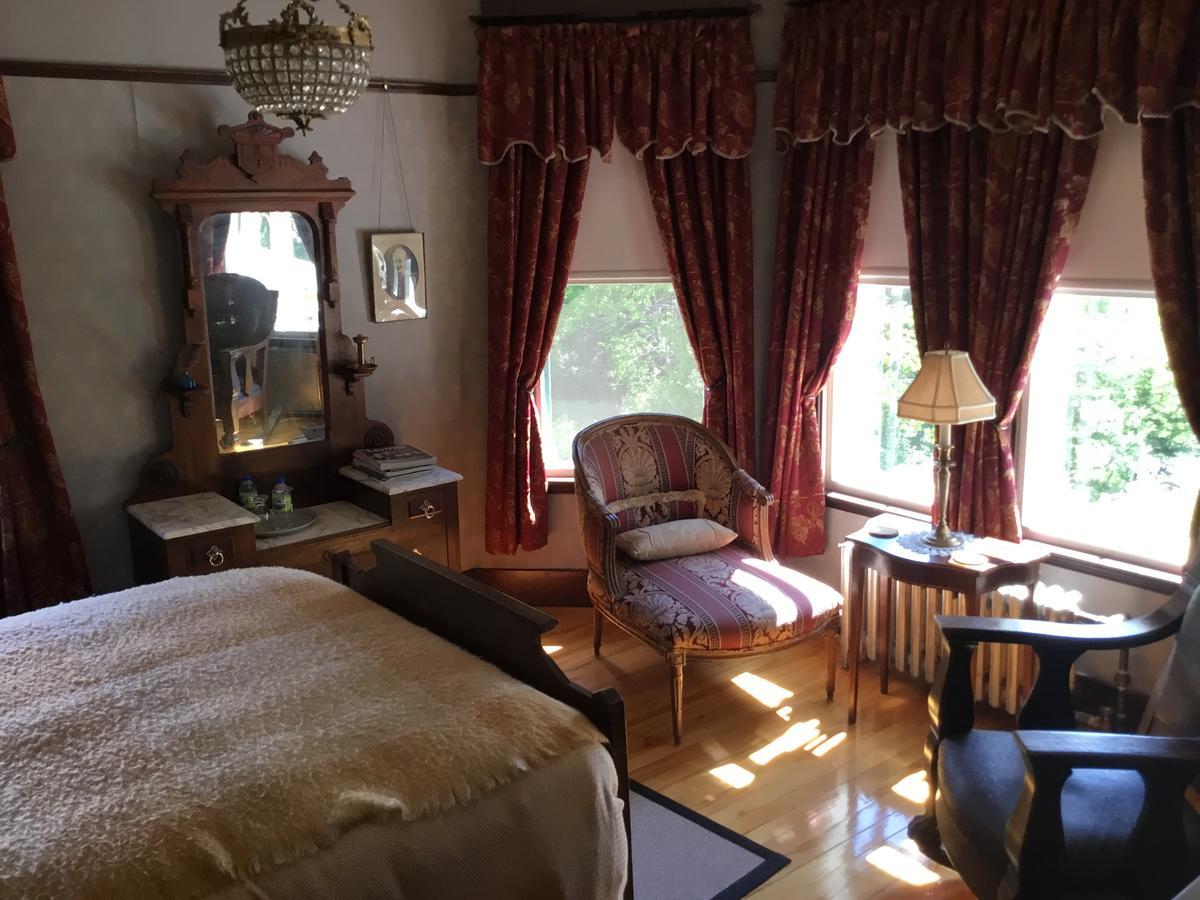 Auberge Taylor Manor Saint-Georges Buitenkant foto