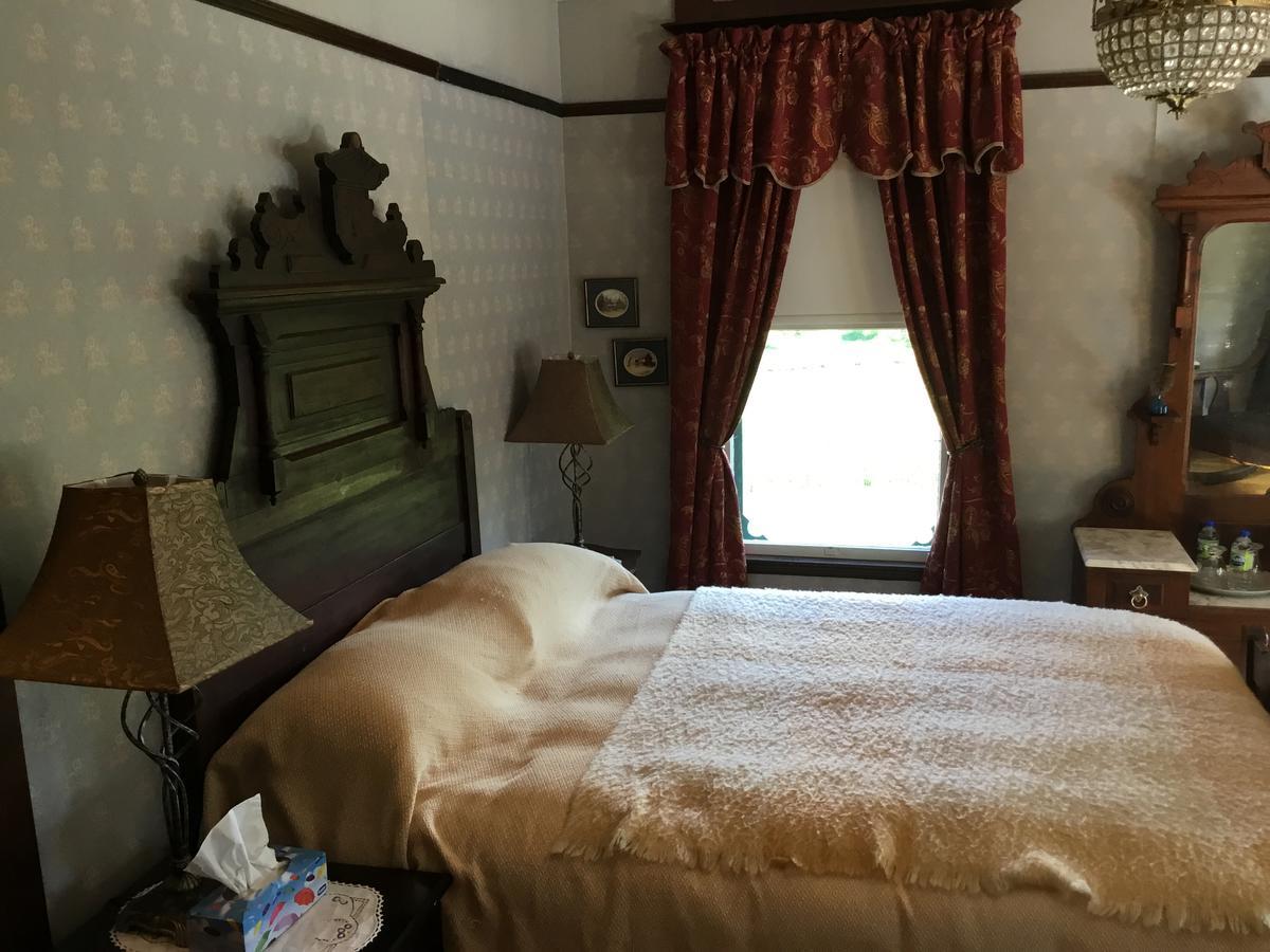 Auberge Taylor Manor Saint-Georges Buitenkant foto