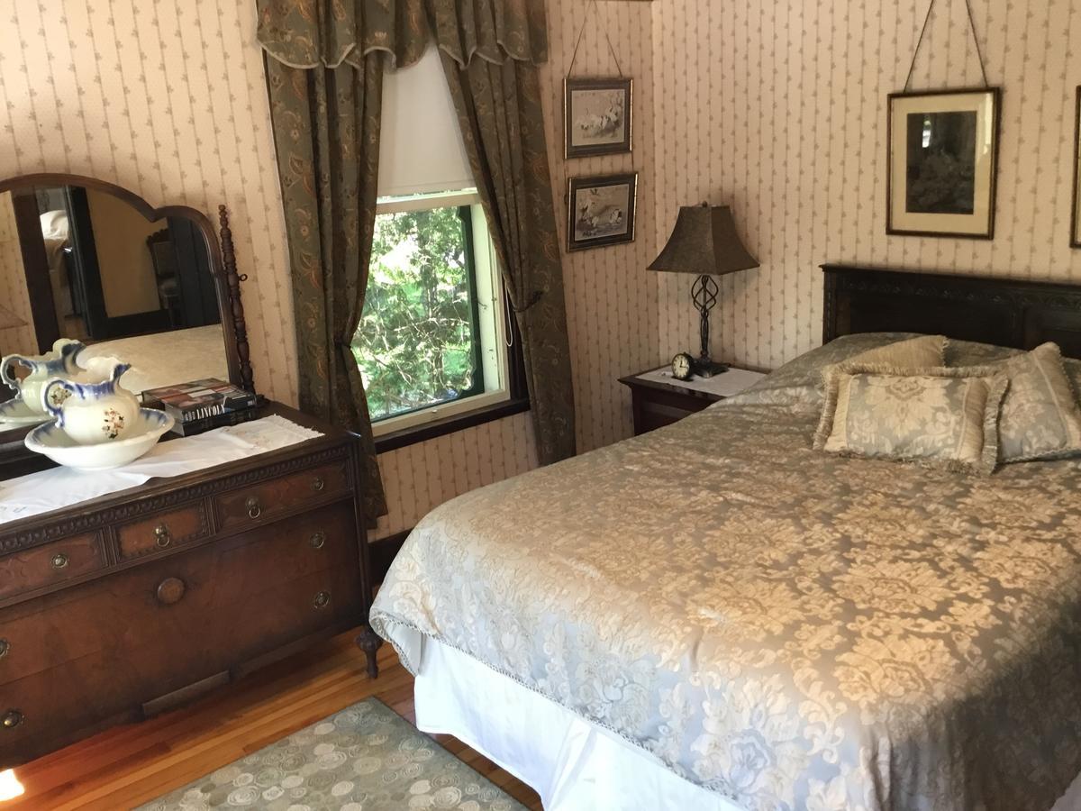 Auberge Taylor Manor Saint-Georges Buitenkant foto