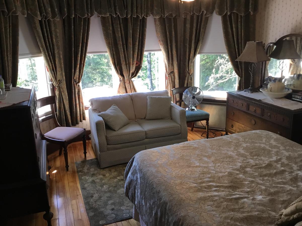 Auberge Taylor Manor Saint-Georges Buitenkant foto