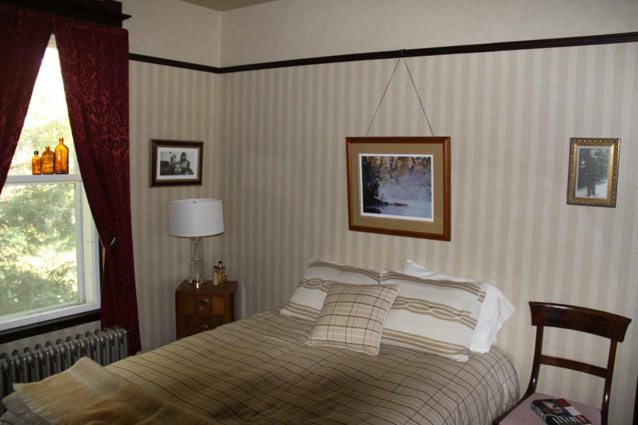 Auberge Taylor Manor Saint-Georges Buitenkant foto